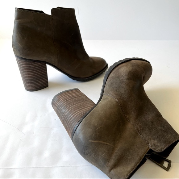 Aldo Zippered Ankle Boots - Picture 6 of 14